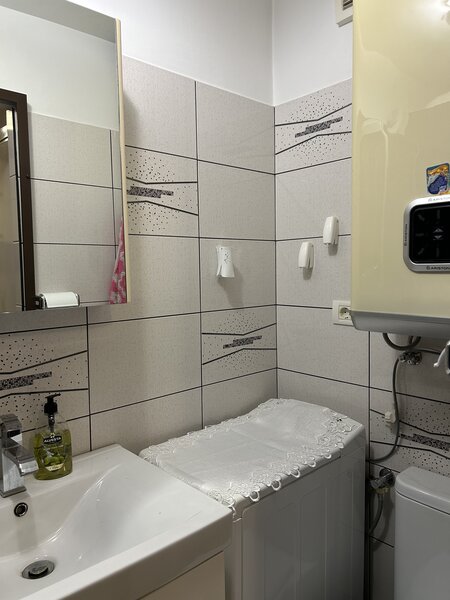 Metalurgiei, metrou Dimitrie Leonida